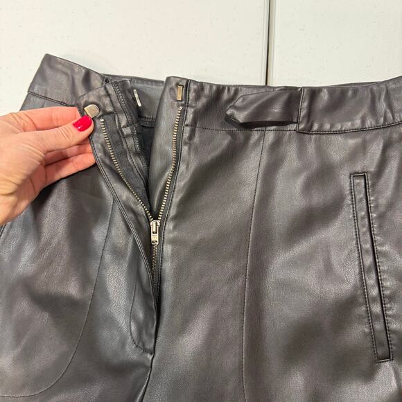 Ronny Kobo Wide Leg Cargo Pants faux leather black  size 10 - Picture 5 of 10